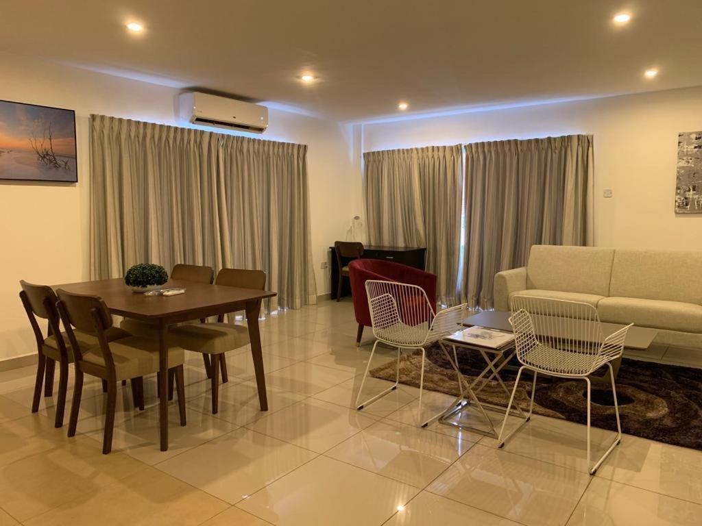 The Gallery Luxury Apartments 아크라 외부 사진