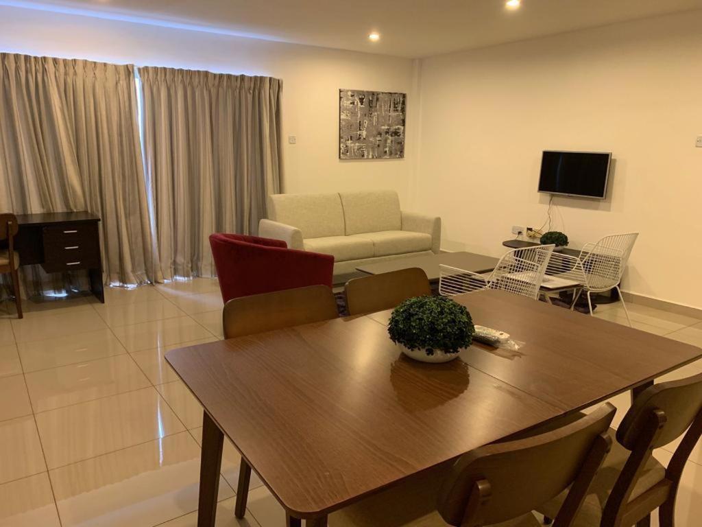 The Gallery Luxury Apartments 아크라 외부 사진